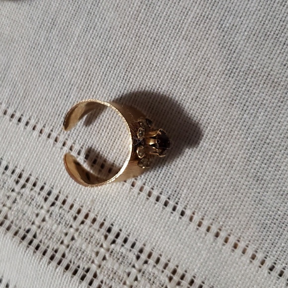 Vintage Sarah Coventry "Jonquil" Ring and Earrings - Picture 5 of 9